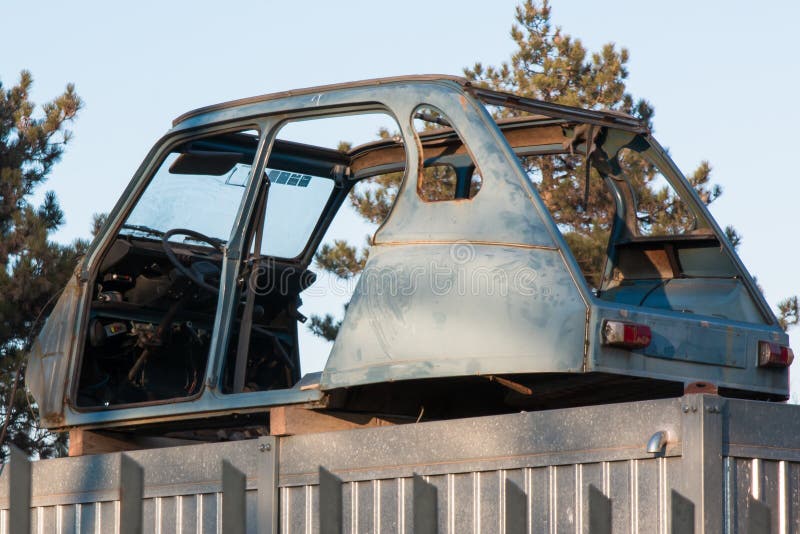 Abandoned old and rusty car wreck royalty free stock photography Abandoned old and rusty car wreck royalty free stock photography