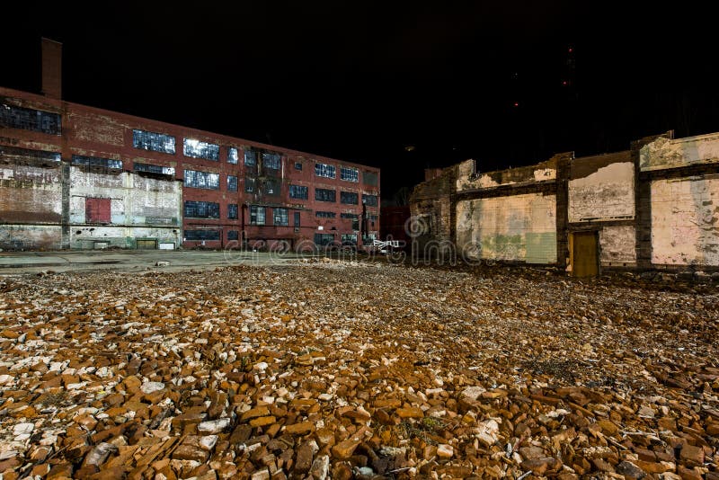 Abandoned and Partially Demolished Glass Factory - Wheeling, West Virginia. A night scene of the partially demolished Hazel-Atlas Glass factory in Wheeling, West royalty free stock photography Abandoned and Partially Demolished Glass Factory - Wheeling, West Virginia. A night scene of the partially demolished Hazel-Atlas Glass factory in Wheeling, West royalty free stock photography
