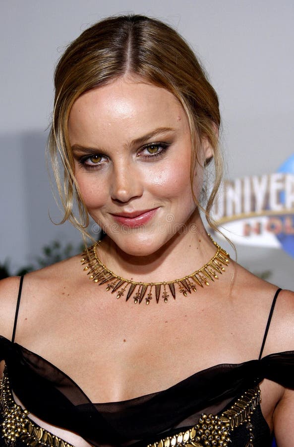 Abbie Cornish at the Los Angeles premiere of 'Elizabeth The Golden Age' held at the Gibson Amphitheater Universal City Walk in Universal City, USA on October 1, 2007