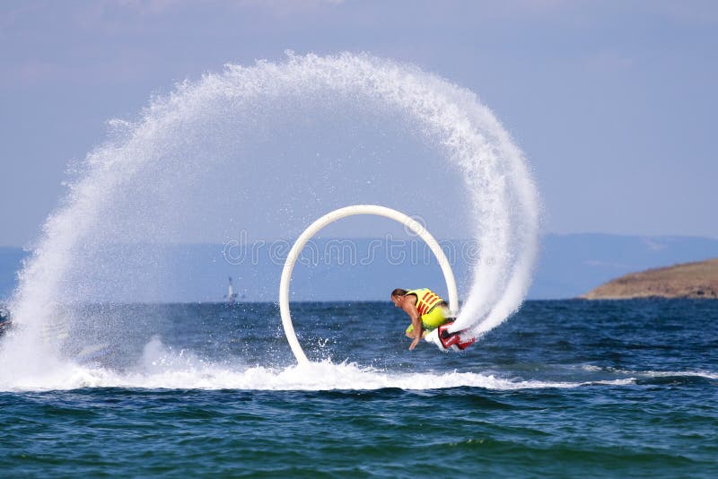 Abenteuer Flyboard Schwarzes Meer Redaktionelles Stockfotografie Bild von schnell, abenteuer