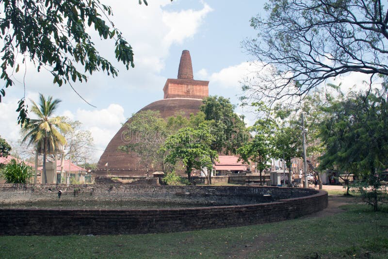 Abhayagiri vihara 2 royaltyfri bild Abhayagiri vihara 2 royaltyfri bild