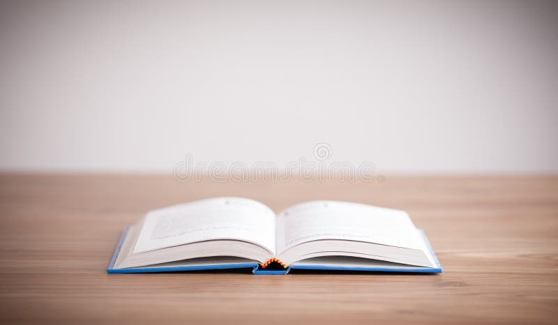 Libro Abierto imagen de archivo libre de regalías