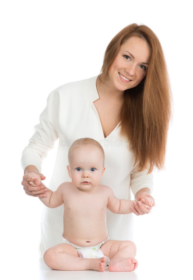 Abrazo feliz del bebé de la madre y del niño de la familia imagenes de archivo Abrazo feliz del bebé de la madre y del niño de la familia imagenes de archivo