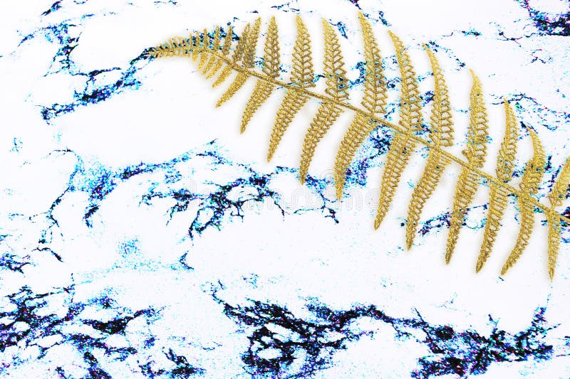 Abstract texture with gold fern leaf, palm on white marble background for design pattern artwork, modern concept of natural royalty free stock photo Abstract texture with gold fern leaf, palm on white marble background for design pattern artwork, modern concept of natural royalty free stock photo