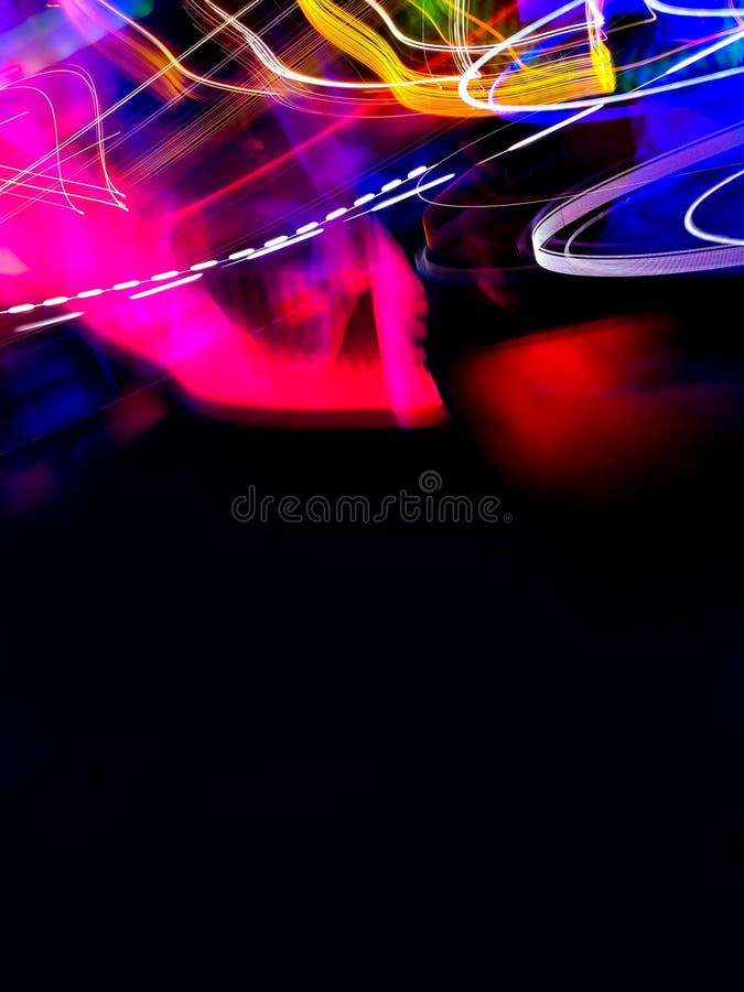 Abstracte hitech-achtergrond met kleurrijke heldere neon die op donkere zwarte textuur gloeit royalty-vrije stock foto's Abstracte hitech-achtergrond met kleurrijke heldere neon die op donkere zwarte textuur gloeit royalty-vrije stock foto's