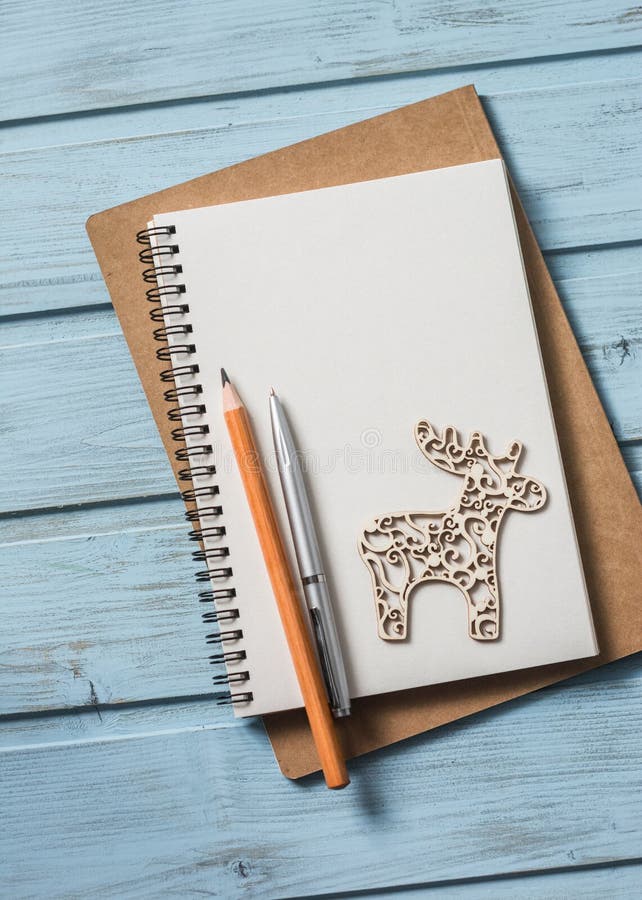 abstrakcjonistycznych gwiazdkę tła dekoracji projektu ciemnej czerwieni wzoru star white Pusty pusty notepad, boże narodzenie dek zdjęcie royalty free abstrakcjonistycznych gwiazdkę tła dekoracji projektu ciemnej czerwieni wzoru star white Pusty pusty notepad, boże narodzenie dek zdjęcie royalty free