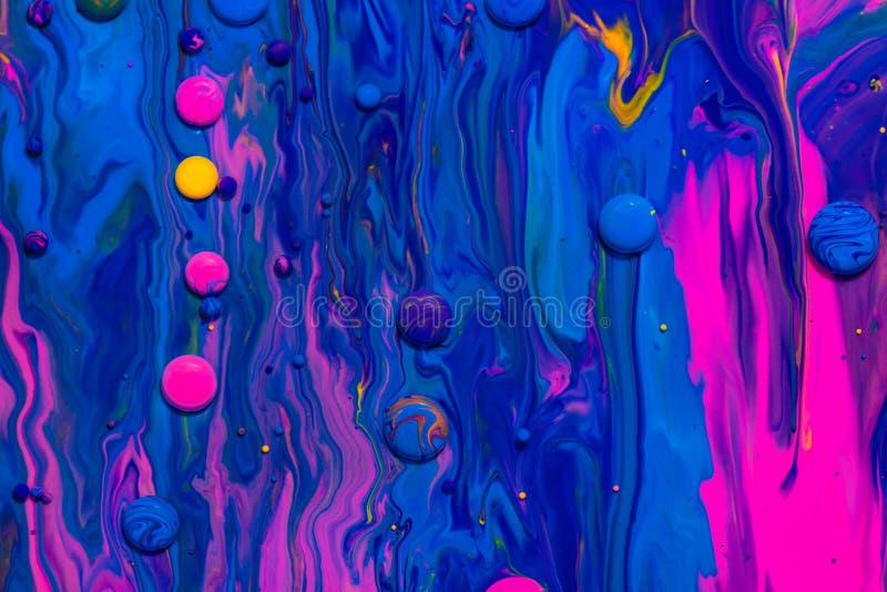 Abstrakcyjna tekstura akrylowych kulek malarskich Mieszanina różowych, niebieskich i żółtych płynów Tło wielokolorowe Jasne kolor