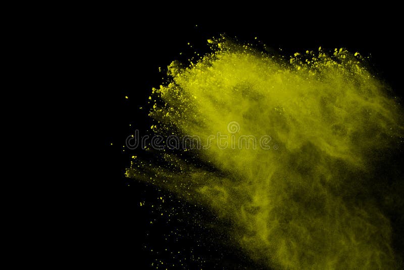 Abstrakt begrepp av den gula pulverexplosionen på svart bakgrund Gult pulver splatted isolat Kulört moln Kulört damm exploderar s