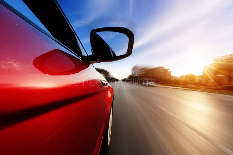 Abstrakte Beschleunigungsbewegung unter der untergehenden Sonne stockbild Abstrakte Beschleunigungsbewegung unter der untergehenden Sonne stockbild