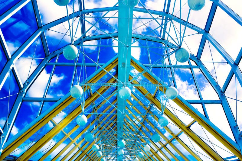 Abstrakte blaue geometrische Decke stockbilder Abstrakte blaue geometrische Decke stockbilder