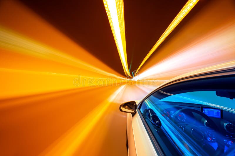 Abstrakte Geschwindigkeitsbewegung im Tunnel, unscharfe Bewegung lizenzfreies stockbild Abstrakte Geschwindigkeitsbewegung im Tunnel, unscharfe Bewegung lizenzfreies stockbild