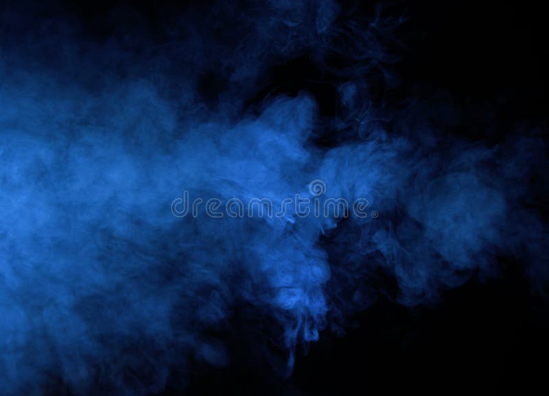Abstrakter blauer Rauch auf dunklem Hintergrund lizenzfreie stockbilder