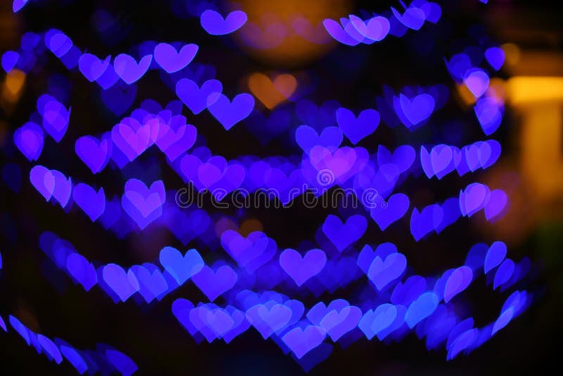 Abstraktes Bild verwischt violette Herzlichkeit Licht der Liebe verwendet für Hochzeiten stockfotografie