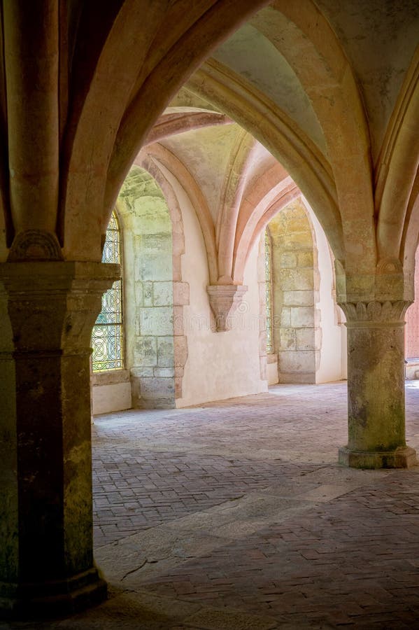 Abtei von Fontenay, Burgunder, Frankreich Innenraum der berühmten Cistercian Abtei von Fontenay, eine UNESCO-Welterbestätte seit lizenzfreies stockbild Abtei von Fontenay, Burgunder, Frankreich Innenraum der berühmten Cistercian Abtei von Fontenay, eine UNESCO-Welterbestätte seit lizenzfreies stockbild
