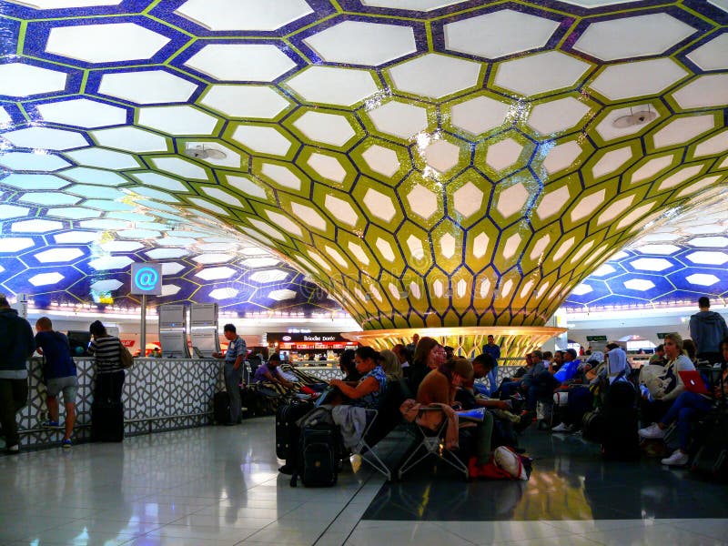 Abu Dhabi International Airport Editorial Photography - Image of arab, dhabashy: 53276847