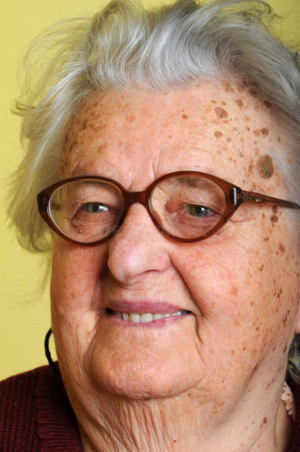 Abuela imagen de archivo. Imagen de modelo, abuelita - 38704873