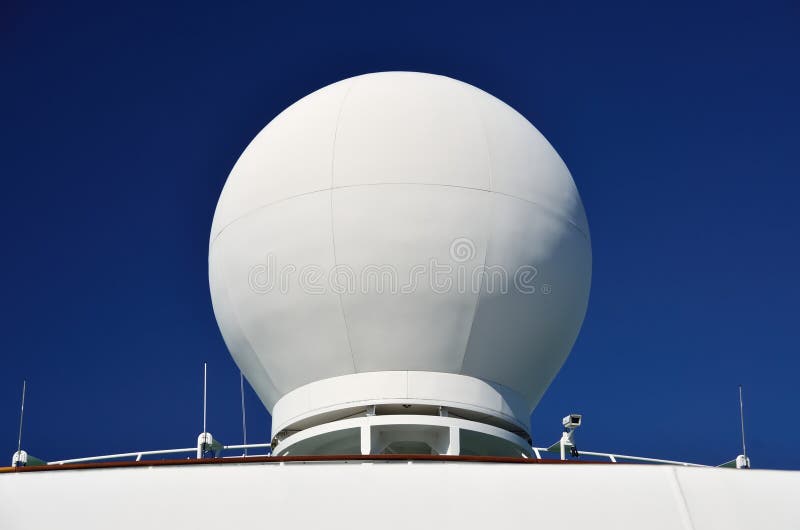 Abóbada de radar dos navios imagens de stock Abóbada de radar dos navios imagens de stock