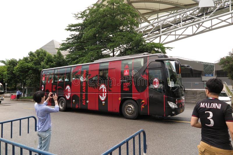 Bus Ufficiale AC Milan Con Retrocarica - Modello In Scala Con Suoni - Foto 9