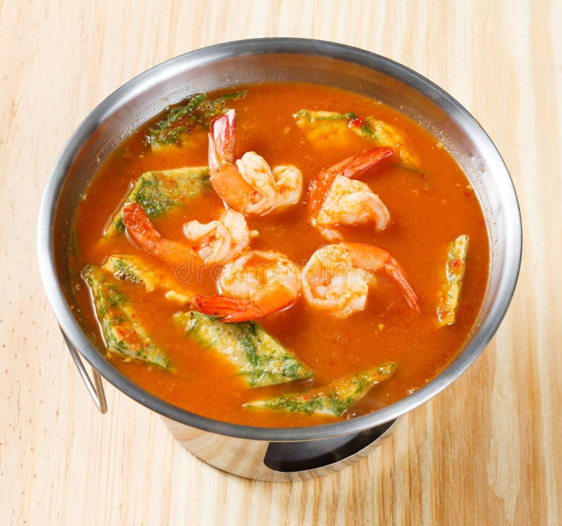Accacia-Urlaubomelett und -garnele in der sauren Suppe stockbilder
