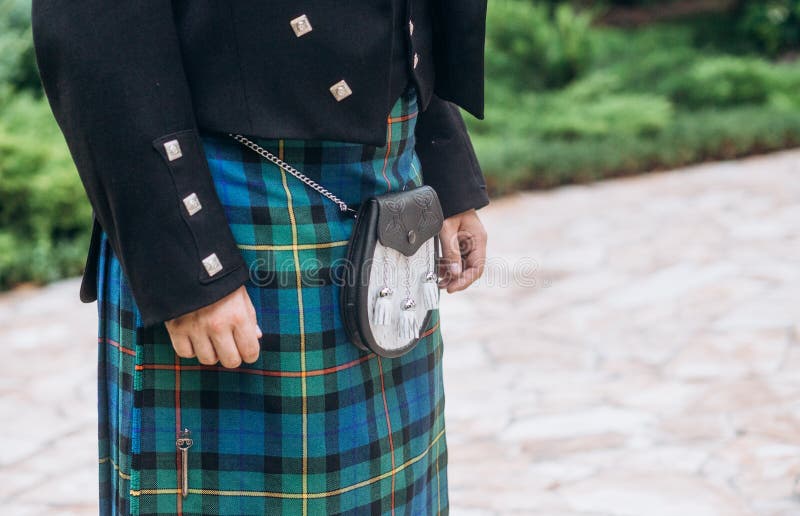 Accessoires d'habillement traditionnels de cru d'hommes écossais de kilt images libres de droits Accessoires d'habillement traditionnels de cru d'hommes écossais de kilt images libres de droits