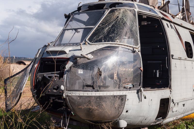 Accident D'hélicoptère Sur La Plage Photo stock Image du montagne