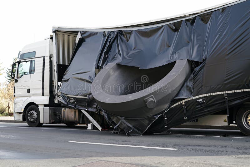 Accident of a heavy load transporter