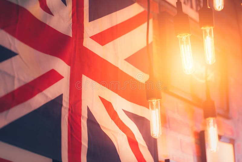 Accrochez l'ampoule avec la campagne britannique de style de drapeau image stock Accrochez l'ampoule avec la campagne britannique de style de drapeau image stock