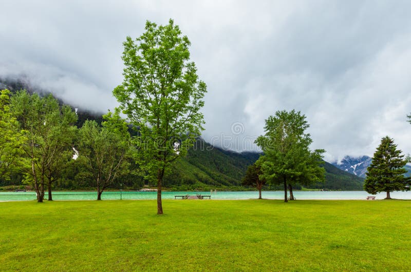 Štrbské Pleso jarný pohľad