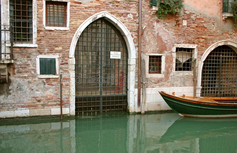 Achterdeur in Venetië royalty-vrije stock afbeeldingen Achterdeur in Venetië royalty-vrije stock afbeeldingen