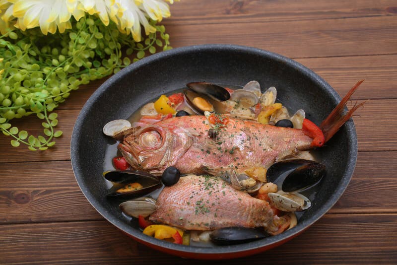 Golden Eye Snapper Simmered in Soy Sauce Stock Photo - Image of spinach,  grill: 168189888