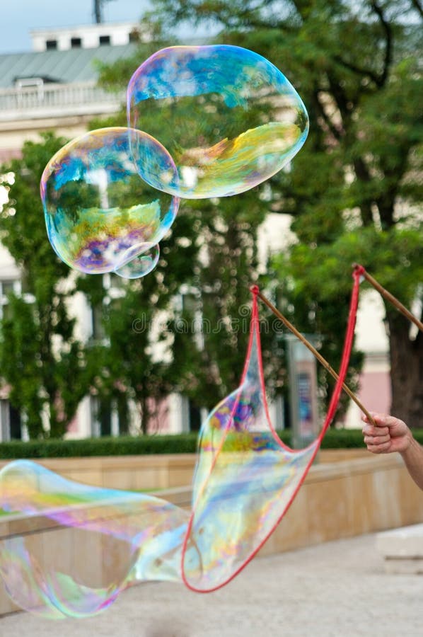 Actor que hace burbujas