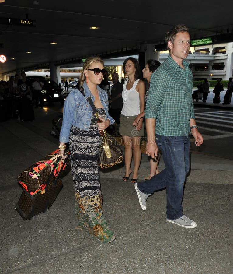 Singer Actress Hillary Duff is Seen at LAX Airport Editorial Stock Photo -  Image of female, girl: 19239673