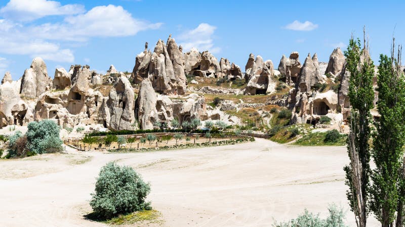 acuerdo monástico antiguo cerca de la ciudad de Goreme fotografía de archivo libre de regalías acuerdo monástico antiguo cerca de la ciudad de Goreme fotografía de archivo libre de regalías