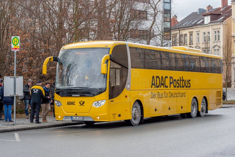 video aantal Bloedbad ADAC Postbus - De Bus Voor Duitsland Redactionele Foto - Image of post,  auto: 55640271