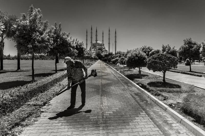 Adana centrum miasta, lokalizować na bankach Seyhan rzeka, jest wielkim meczetem w Turcja zdjęcia stock Adana centrum miasta, lokalizować na bankach Seyhan rzeka, jest wielkim meczetem w Turcja zdjęcia stock