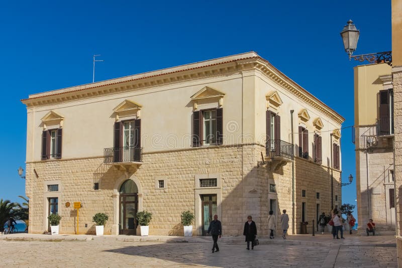 Addazivierkant Trani Apulia Italië royalty-vrije stock foto's Addazivierkant Trani Apulia Italië royalty-vrije stock foto's
