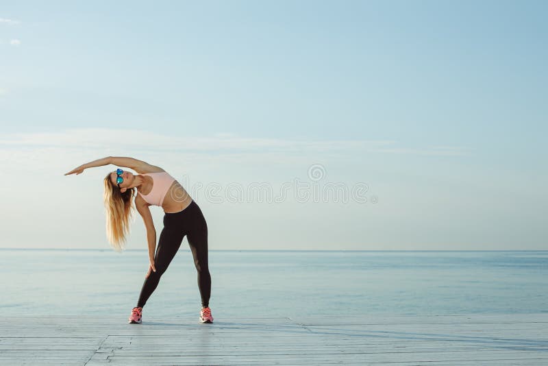 Addestramento e allenamento all'aperto fotografia stock libera da diritti Addestramento e allenamento all'aperto fotografia stock libera da diritti