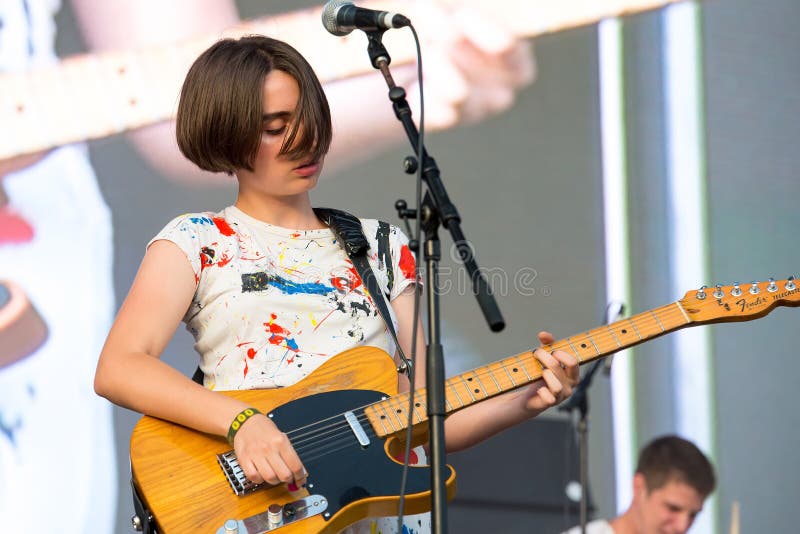 Addolori la banda di musica eseguono di concerto al festival FIB fotografie stock Addolori la banda di musica eseguono di concerto al festival FIB fotografie stock