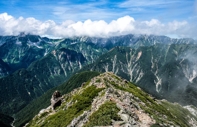 Noordelijke Japanse Alpen Boven Hakuba Valley, Japan Stock Afbeelding - Image of hoogland, heuvel: 160878117