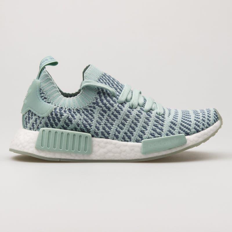 flor folleto Paisaje Adidas NMD R1 STLT Knit Green Sneaker Editorial Image - Image of sportive,  lifestyle: 181210130