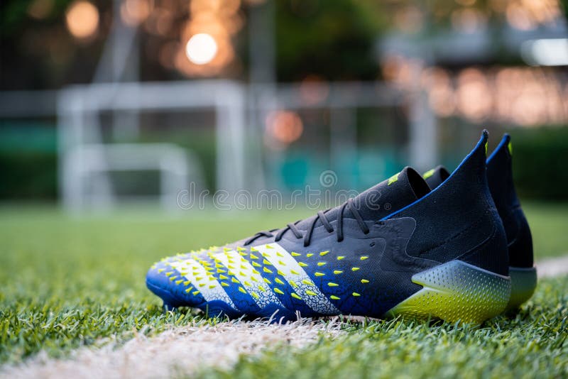 Adidas Predator Nuevas De Fútbol En 2021. Imagen de editorial - Imagen de objeto, material: 209656364