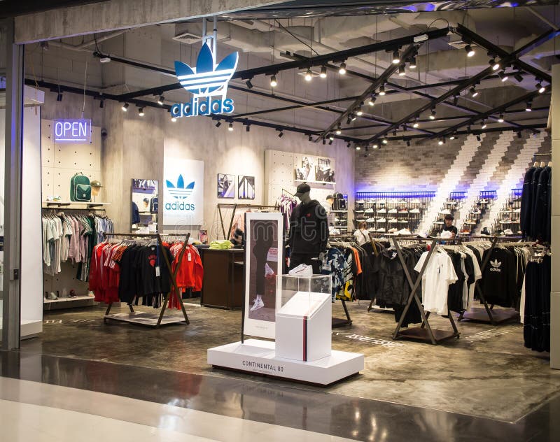 tienda adidas plaza central