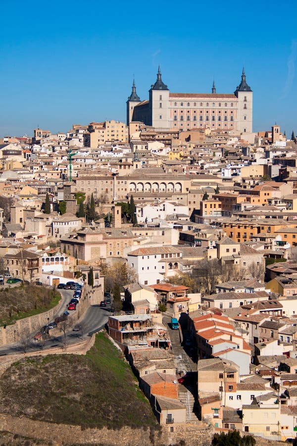 ?adny krajobraz miasto Toledo na s?onecznym dniu z ?adnym niebieskim niebem zdjęcie royalty free ?adny krajobraz miasto Toledo na s?onecznym dniu z ?adnym niebieskim niebem zdjęcie royalty free