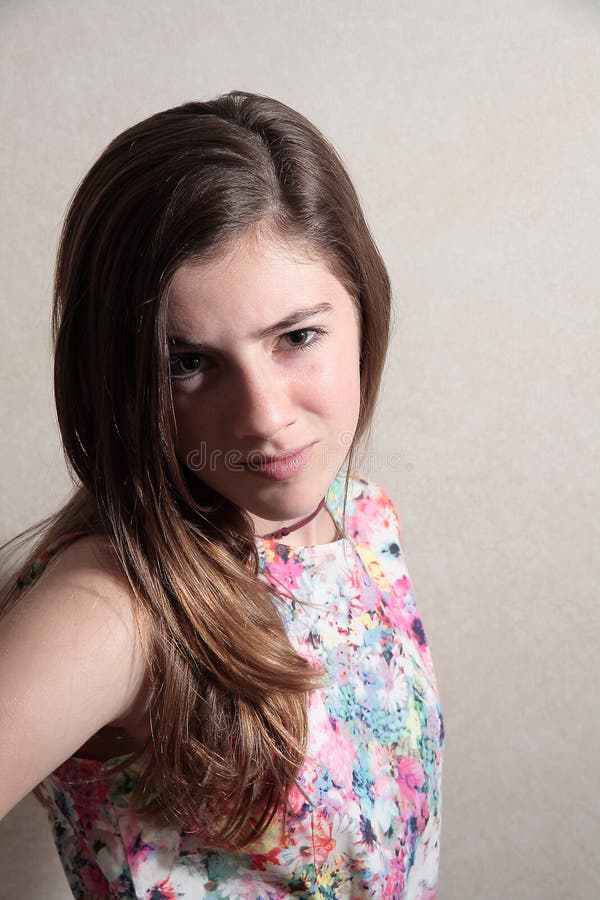 Ado soulevant un sourcil photo stock Ado soulevant un sourcil photo stock