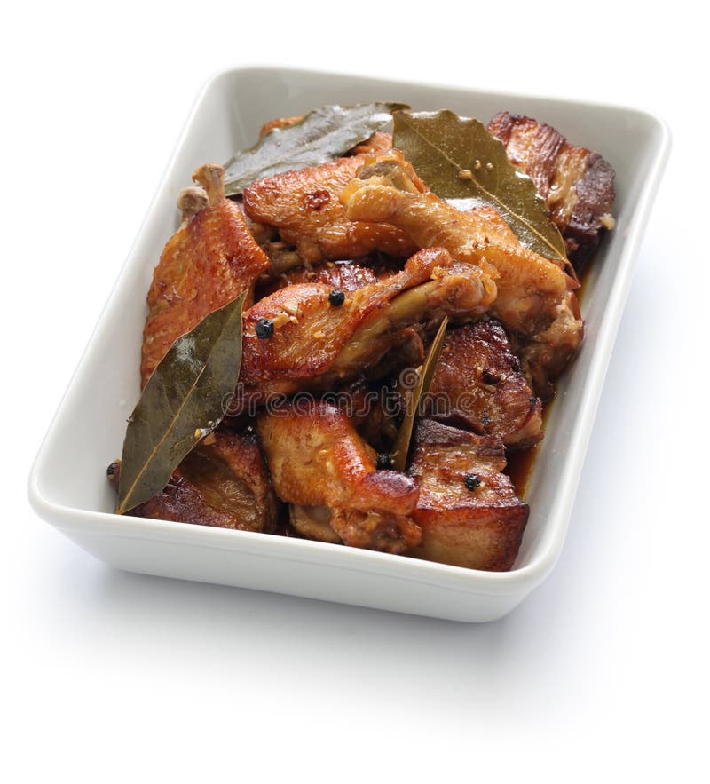 Adobo de poulet et de porc, nourriture philippine images libres de droits Adobo de poulet et de porc, nourriture philippine images libres de droits