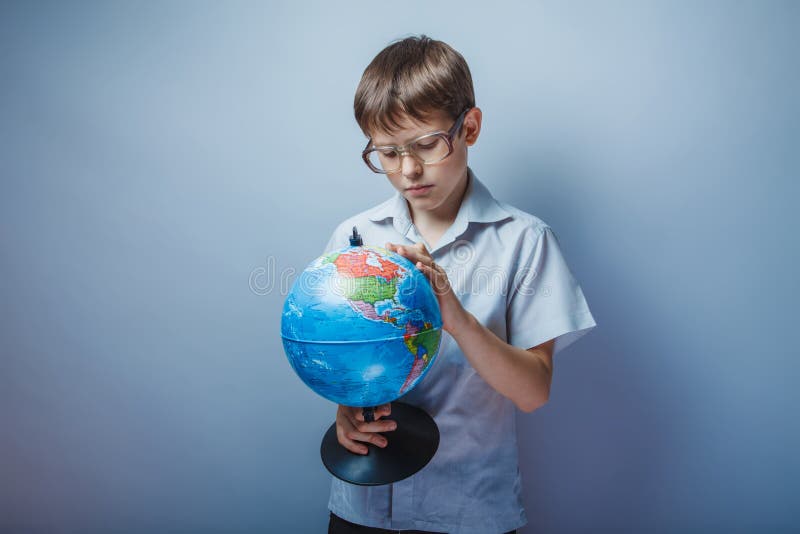 Adolescente circa dieci anni europei fotografia stock libera da diritti Adolescente circa dieci anni europei fotografia stock libera da diritti
