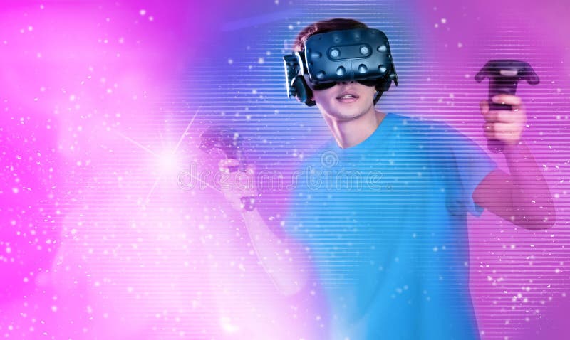 Adolescente Em óculos De Realidade Virtual Com Joystick Jogando Um Jogo De  Sobrevivência Na Selva De Tons Do Futuro Foto de Stock - Imagem de  capacete, inglês: 279735812