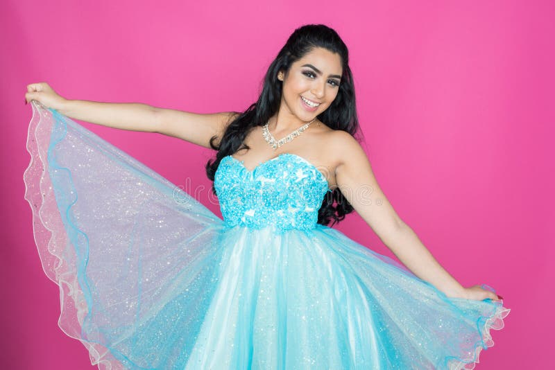 Adolescente em vestido de dança imagem de stock