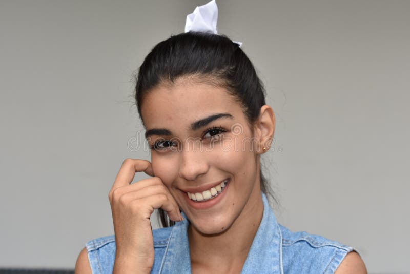 Menina Bonita Do Jovem Adolescente Imagem de Stock - Imagem de fêmea,  beleza: 91015249