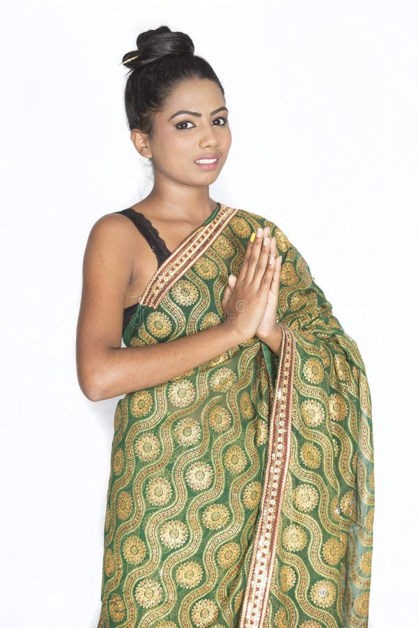 Qué es el Sari? La vestimenta típica de las mujeres de la India - Majestic